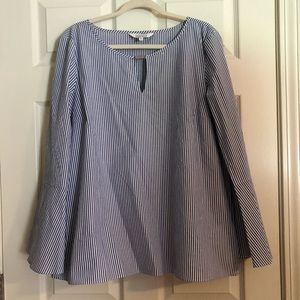 Ellen Tracy women’s top with bell sleeves